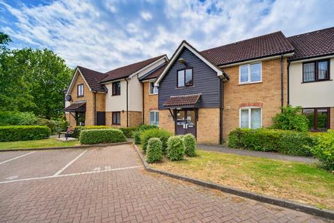 Vicars Bridge Close, HA0