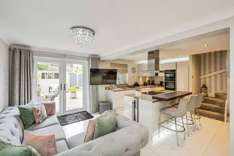 3 bedroom end of terrace house for sale – pohled 2
