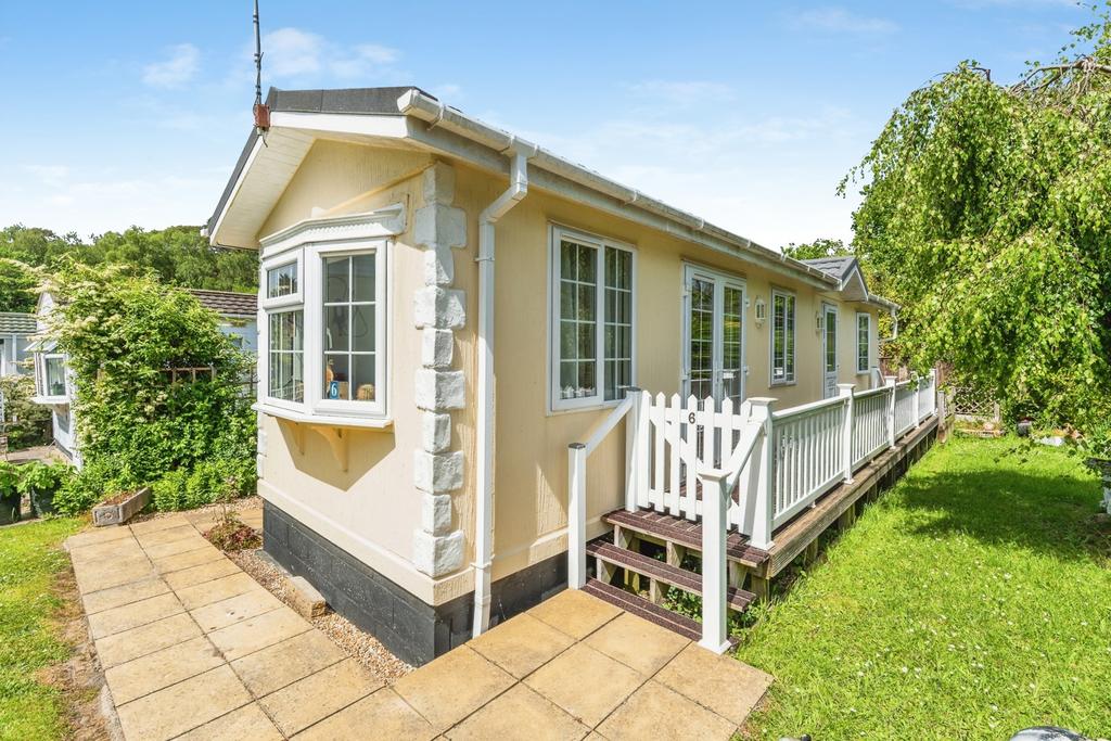 Detached house exterior, garden