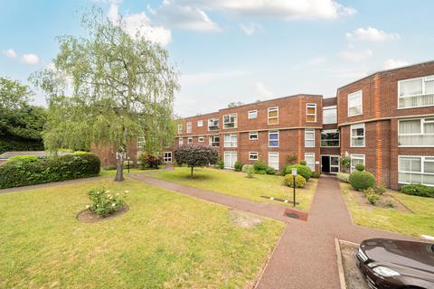 2 bedroom flat for sale, Queens Court, Ellesmere Road, Weybridge, KT13