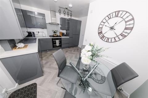 3 bedroom terraced house for sale, Rosslyn Court, Kirkcaldy