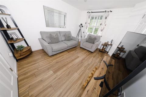 3 bedroom terraced house for sale, Rosslyn Court, Kirkcaldy