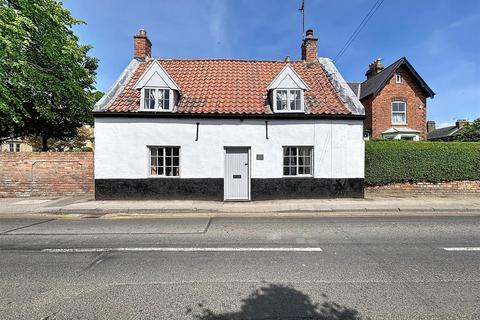 2 bedroom detached house for sale, Westgate, Hornsea