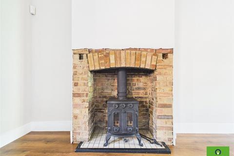 3 bedroom house to rent, Abbs Cross Lane, Hornchurch RM12