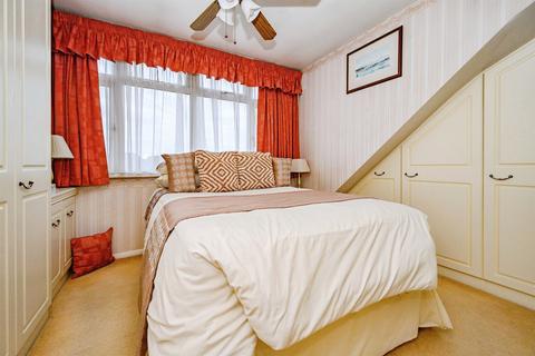 4 bedroom bungalow for sale, Chipperfield Road, Hemel Hempstead