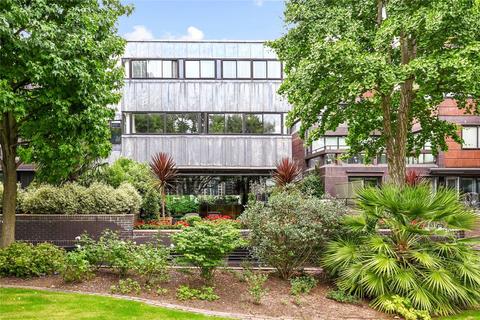 Grosvenor Road, London SW1V