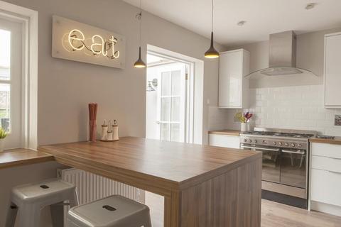 6 bedroom detached house to rent, Slough,  Berkshire,  SL1