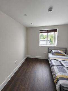 Studio to rent, Keats Way, West Drayton