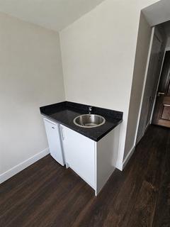 Studio to rent, Keats Way, West Drayton