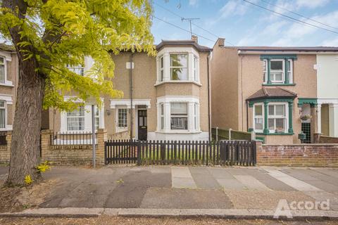 Malvern Road, Hornchurch, RM11