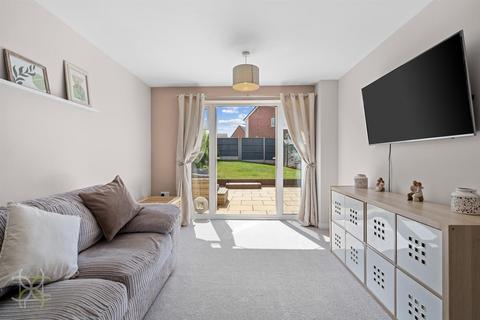 3 bedroom detached house for sale, Crump Way, Evesham WR11