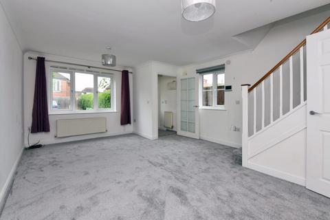 2 bedroom end of terrace house to rent, Trinity Drive, Uxbridge, UB8