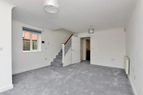 2 bedroom end of terrace house to rent, Trinity Drive, Uxbridge, UB8