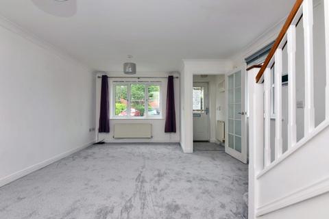 2 bedroom end of terrace house to rent, Trinity Drive, Uxbridge, UB8