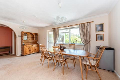 3 bedroom detached bungalow for sale, Jubilee Lane, Farnham