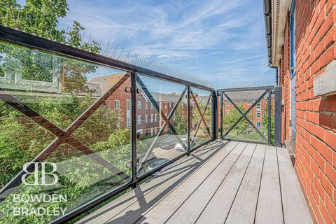 2 bedroom apartment for sale, Hevingham Drive, Chadwell Heath, RM6