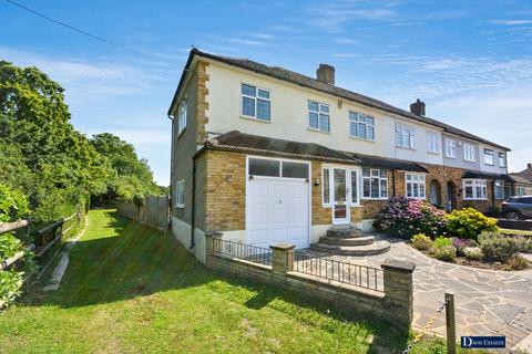4 bedroom semi-detached house for sale, Prospect Road, Hornchurch, RM11