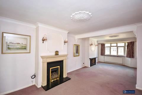 4 bedroom semi-detached house for sale, Prospect Road, Hornchurch, RM11