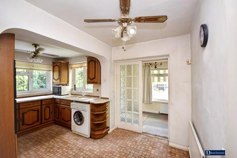 4 bedroom semi-detached house for sale, Prospect Road, Hornchurch, RM11