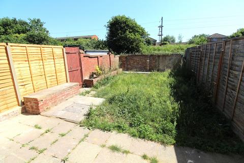 3 bedroom terraced house to rent, Lion Road, Edmonton