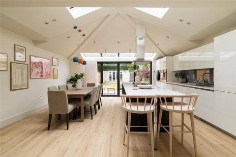 4 bedroom end of terrace house to rent, Lyndhurst Avenue, London, NW7