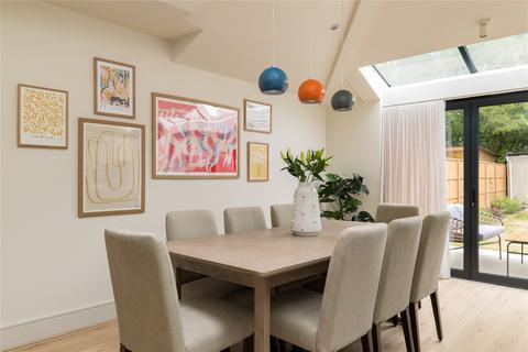 4 bedroom end of terrace house to rent, Lyndhurst Avenue, London, NW7