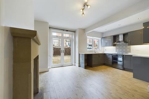 3 bedroom end of terrace house for sale, Lime Tree Avenue, Darley Dale, Matlock