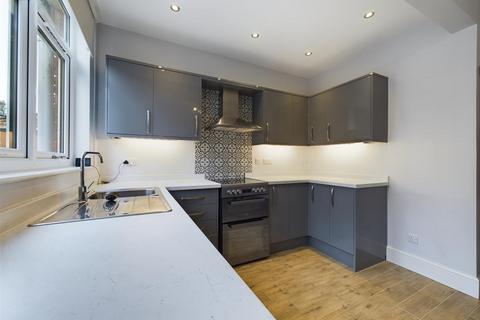 3 bedroom end of terrace house for sale, Lime Tree Avenue, Darley Dale, Matlock