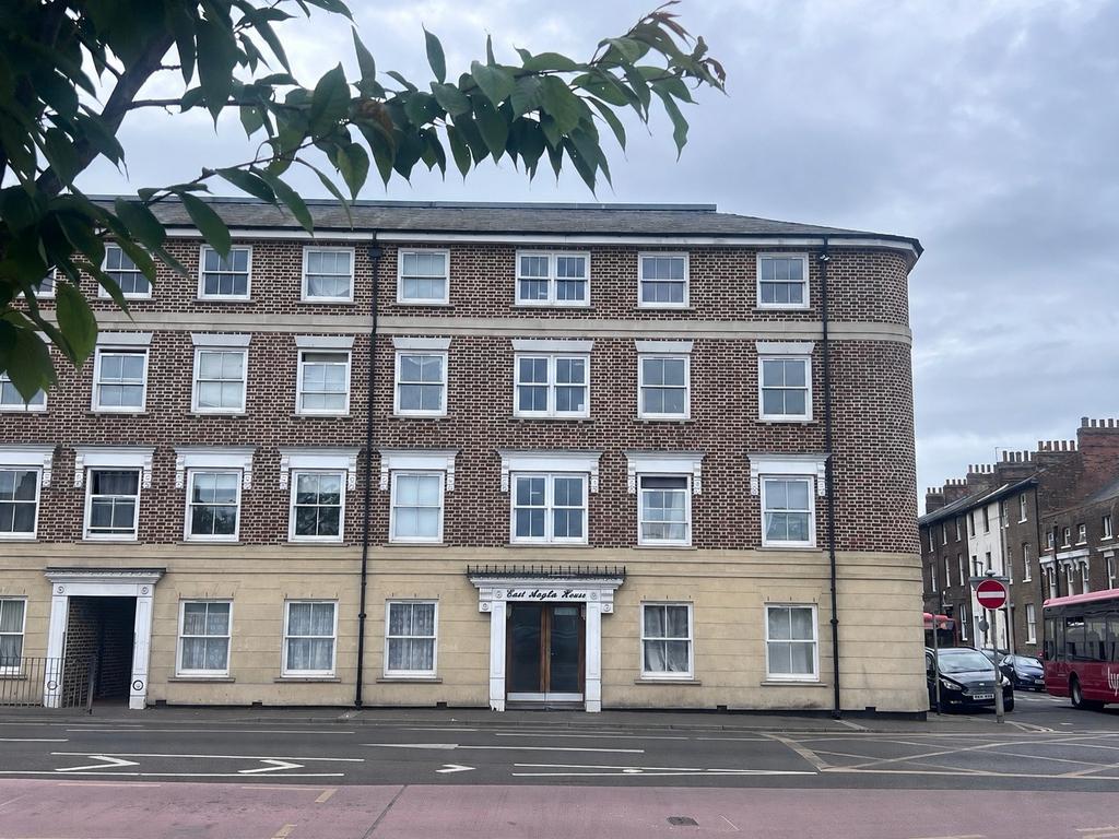 3 bedroom apartment to rent