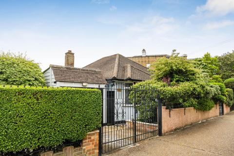 2 bedroom bungalow for sale, Marlow Drive, Sutton SM3