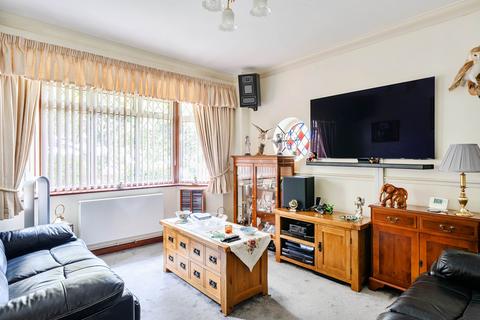 2 bedroom bungalow for sale, Marlow Drive, Sutton SM3