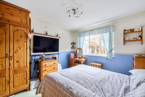 2 bedroom bungalow for sale, Marlow Drive, Sutton SM3