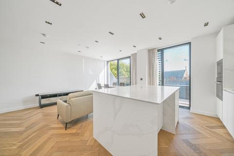 2 bedroom flat to rent, Cluny Mews London SW5