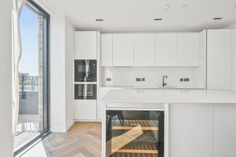 2 bedroom flat to rent, Cluny Mews London SW5