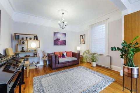 4 bedroom detached house for sale, Denham Road, Epsom