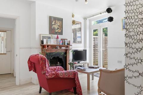 2 bedroom flat for sale, Shernhall Street, London E17