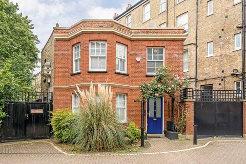 Cumberland Crescent, London W14