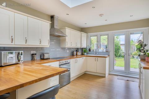 3 bedroom end of terrace house for sale, Stanley Road, Carshalton
