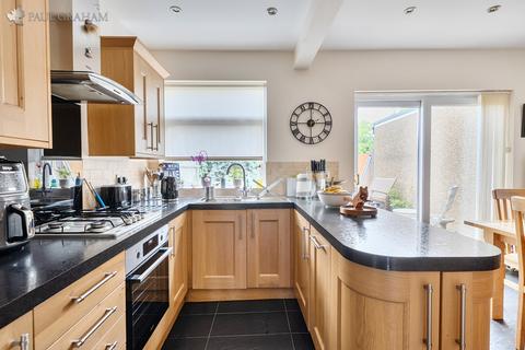 3 bedroom semi-detached house for sale, Carshalton Grove, Sutton