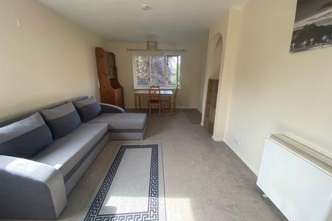 2 bedroom maisonette for sale, Waterside Close, Barking, IG11