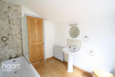 2 bedroom terraced house to rent, Brooks Hall Road, IPSWICH