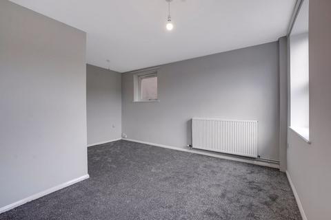 2 bedroom apartment to rent, Luton Road, Chatham