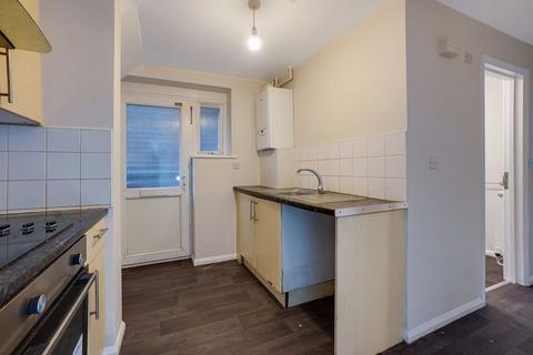 2 bedroom apartment to rent, Luton Road, Chatham
