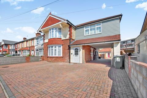 4 bedroom terraced house for sale, Chatsworth Avenue, Cosham
