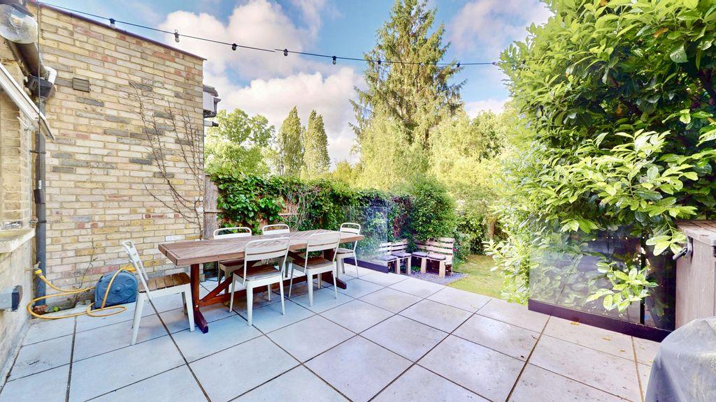 Patio to garden