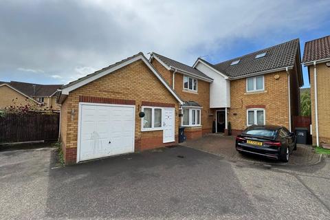 6 bedroom detached house for sale, Morgan Close, Luton