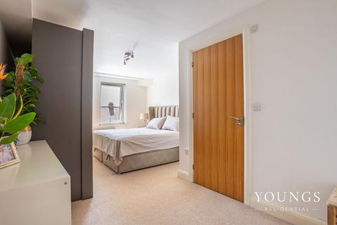 2 bedroom flat for sale, Lambeth Road, Lambeth Court Lambeth Road, SS7