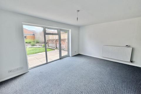 2 bedroom semi-detached house for sale, Charnwood Road, Loughborough LE12