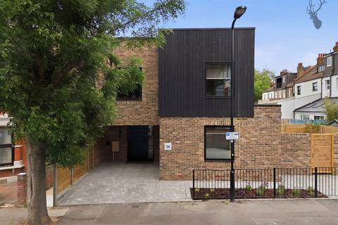 undefined, Fulready Road, London, E10