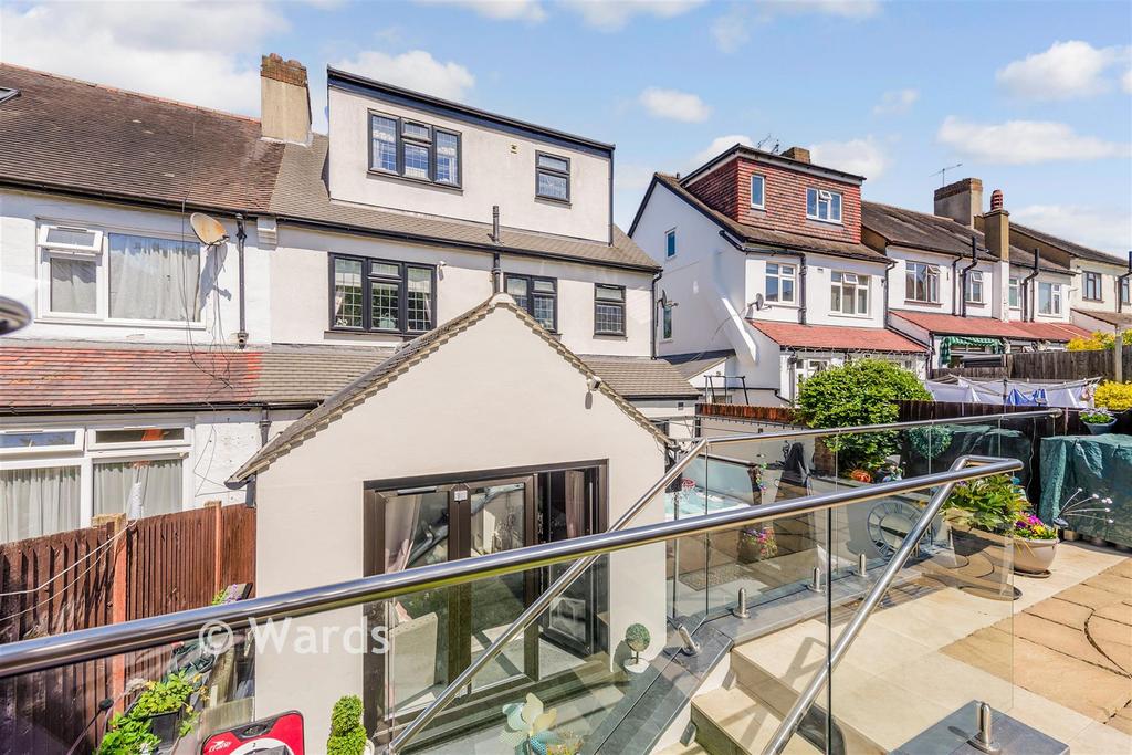 3 bedroom end of terrace house for sale